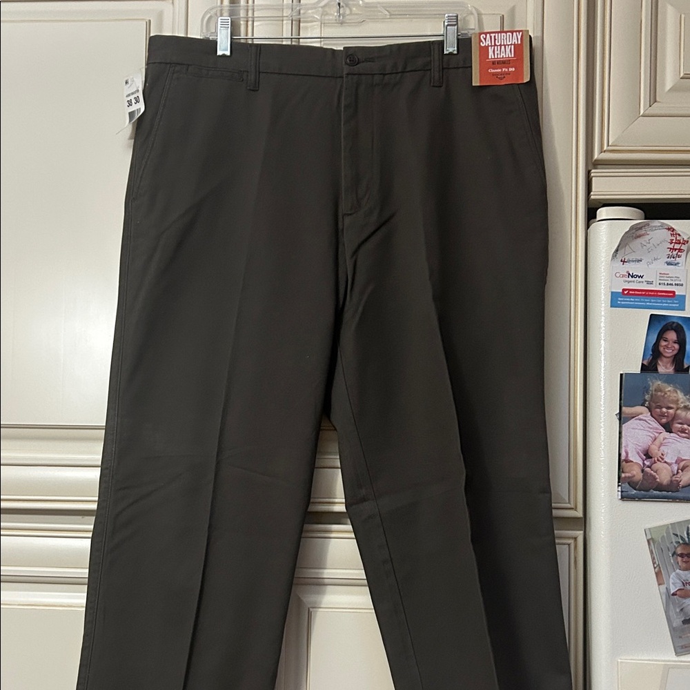 Men's Classic Fit Khakis